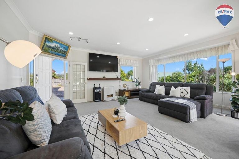 Photo of property in 15 Compass Court, Paraparaumu, 5032