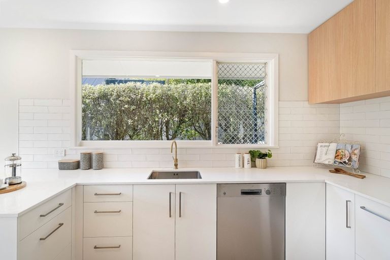 Photo of property in 136 Dyers Pass Road, Cashmere, Christchurch, 8022