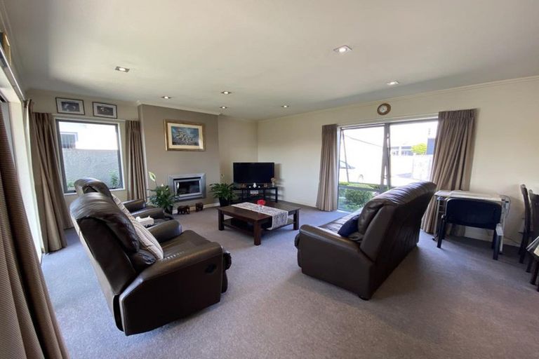 Photo of property in 25a Rosalie Terrace, Kelvin Grove, Palmerston North, 4414