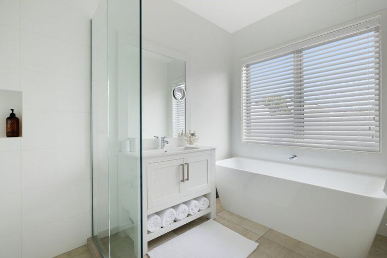 Photo of property in 1 Astelia Lane, Papamoa Beach, Papamoa, 3118