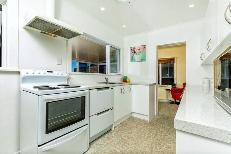 Photo of property in 3 Acacia Road, Torbay, Auckland, 0632