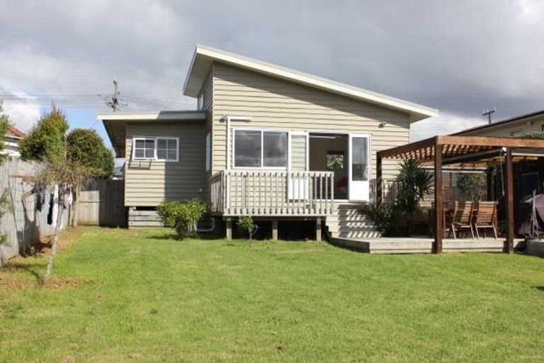 Photo of property in 64 Beach Haven Road, Beach Haven, Auckland, 0626