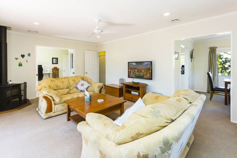 Photo of property in 6a Tui Grove, Elderslea, Upper Hutt, 5018