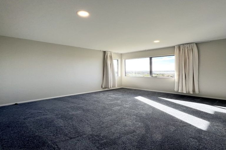 Photo of property in 10 Parkside Road, West Harbour, Auckland, 0618