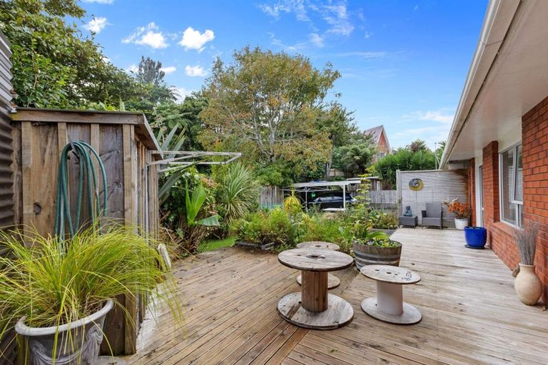 Photo of property in 1/10 Shaldon Crescent, Blagdon, New Plymouth, 4310