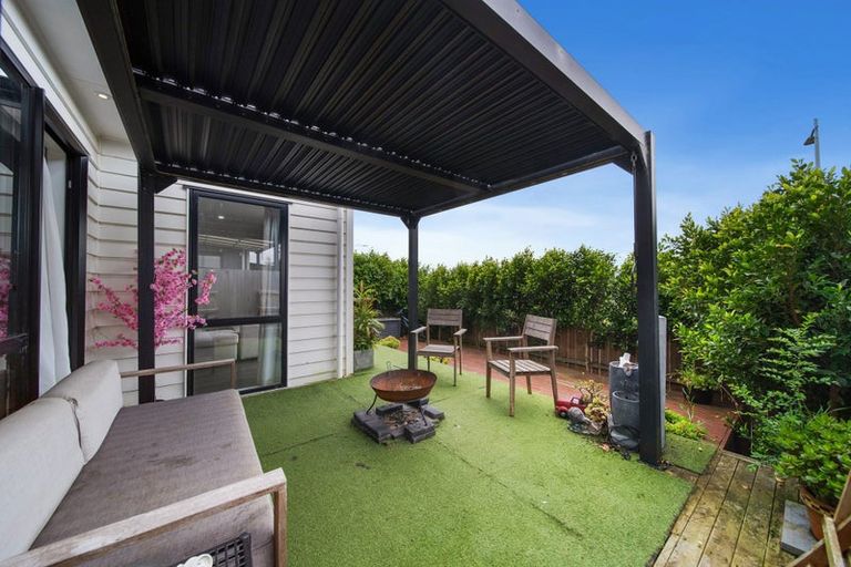 Photo of property in 11 Tuuhura Road, Pukekohe, 2120