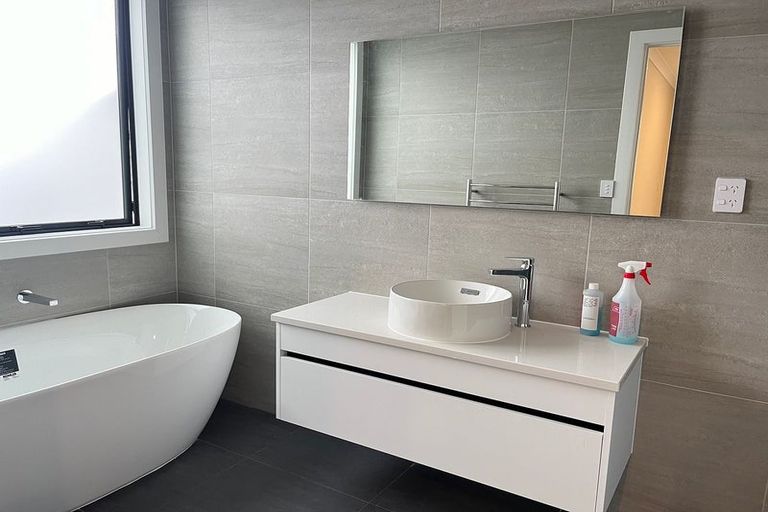 Photo of property in 8 La Bella Road, Hobsonville, Auckland, 0616