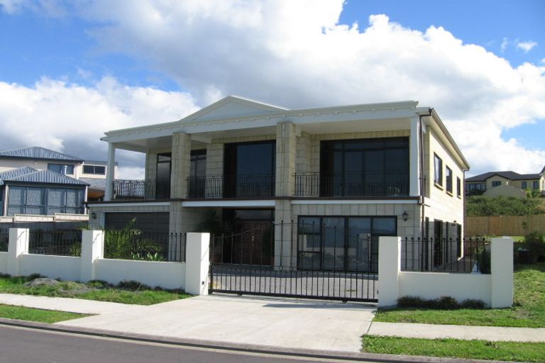 Photo of property in 20 Waikura Drive, Te Atatu Peninsula, Auckland, 0610