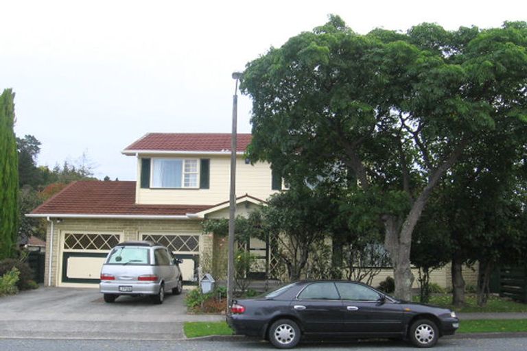 Photo of property in 2 Waddington Drive, Naenae, Lower Hutt, 5011