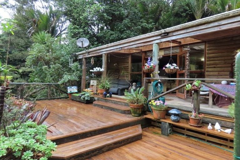 Photo of property in 54 Mahoe Road, Titirangi, Auckland, 0604