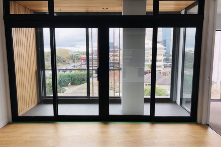 Photo of property in Frank Sargeson Apts, 304/74 Anzac Street, Takapuna, Auckland, 0622