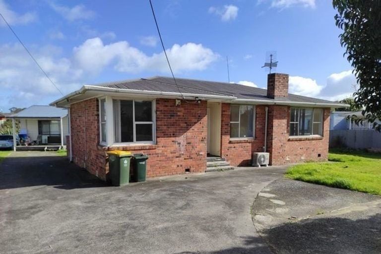 Photo of property in 130 Tennessee Avenue, Mangere East, Auckland, 2024