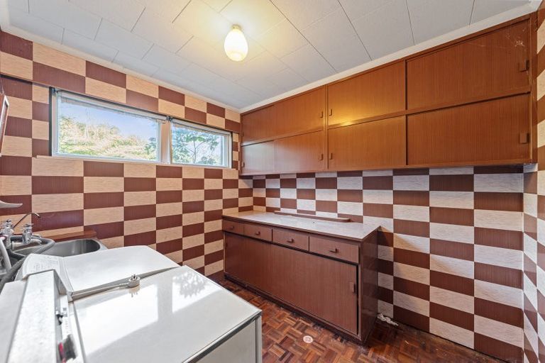 Photo of property in 1090 Scenic Drive North, Swanson, Auckland, 0816