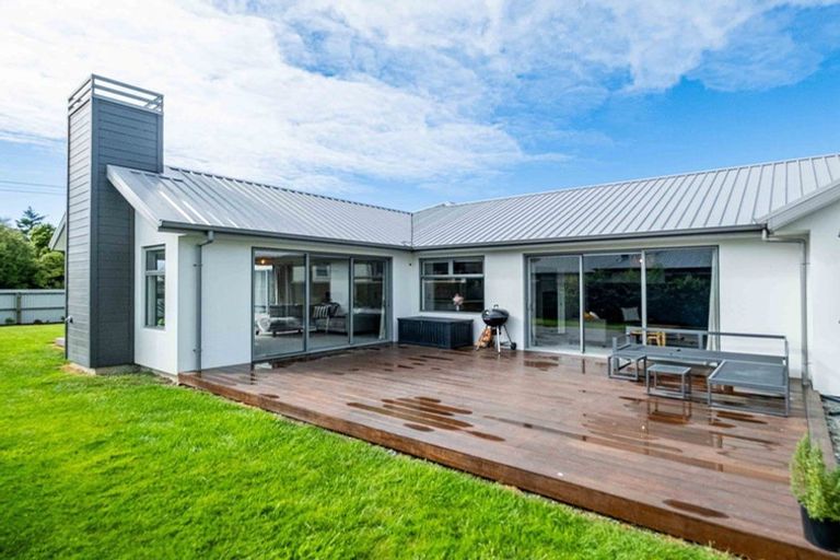 Photo of property in 27 Richard Pearse Drive, Temuka, 7920