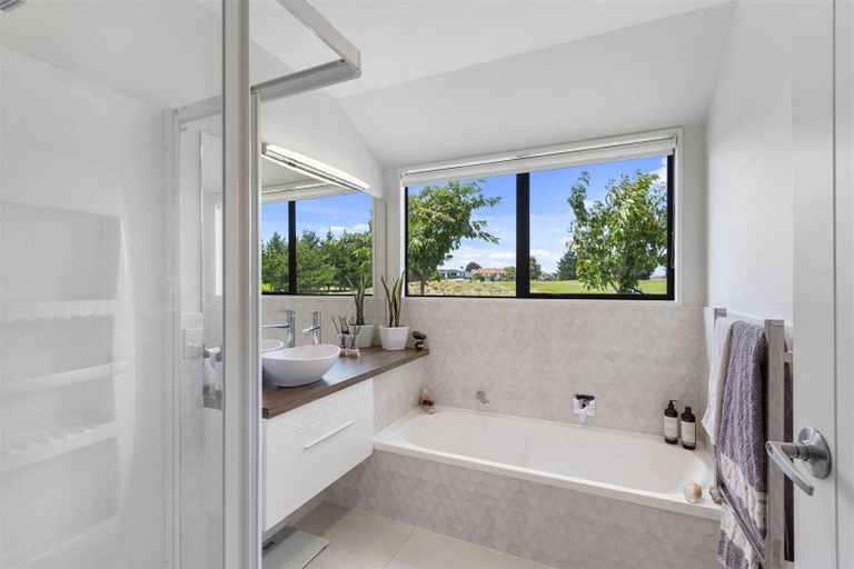 Photo of property in 26 Fishermans Rest, Waimairi Beach, Christchurch, 8083