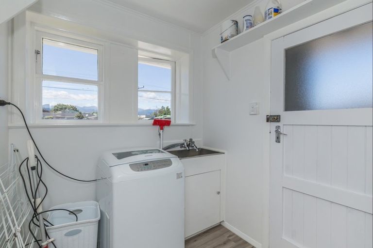 Photo of property in 51 Winchester Street, Levin, 5510