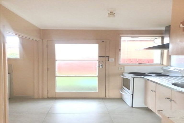 Photo of property in 2/8 Margaret Road, Papatoetoe, Auckland, 2025