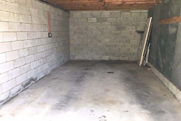 Photo of property in 2/6 Catalina Crescent, Forrest Hill, Auckland, 0620