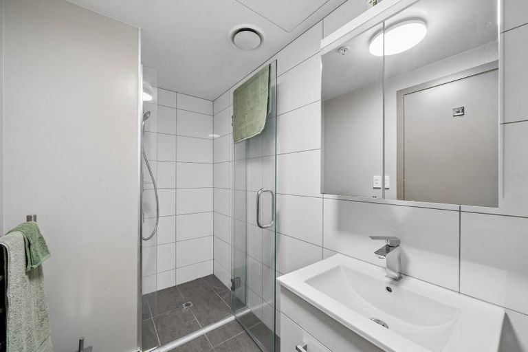 Photo of property in Canvas Apartments, 2/307 Willis Street, Te Aro, Wellington, 6011