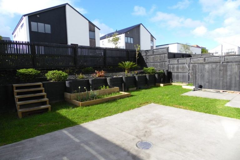 Photo of property in 16 Bomb Point Drive, Hobsonville, Auckland, 0616