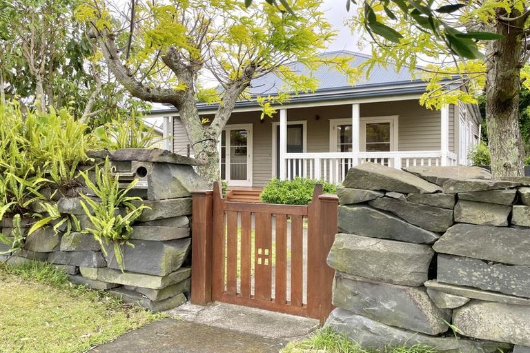 Photo of property in 2/20 Brook Street, Milford, Auckland, 0620