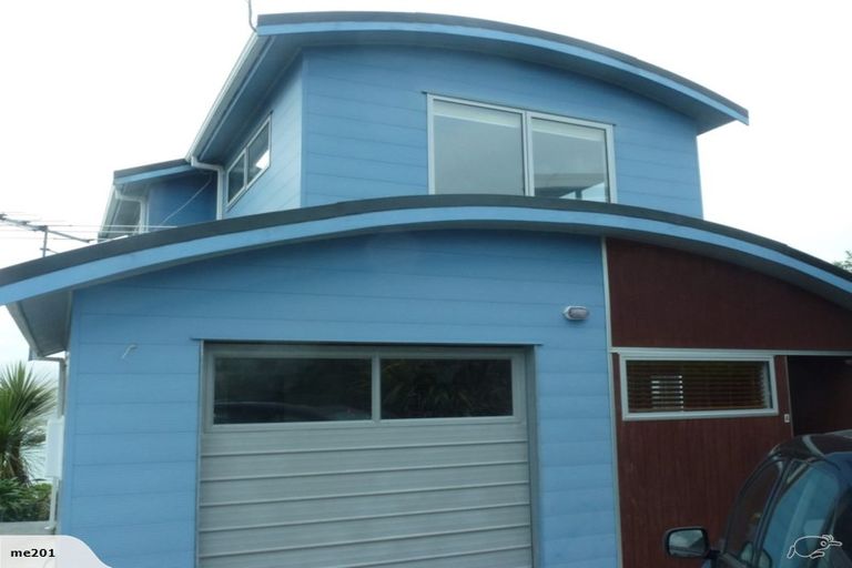 Photo of property in 24 Signallers Grove, Strathmore Park, Wellington, 6022