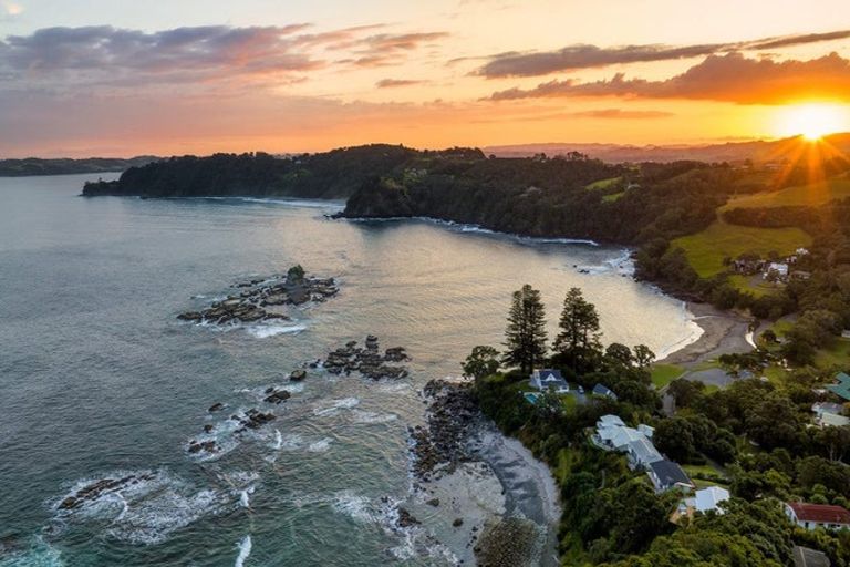 Photo of property in 57 Grand View Road, Leigh, 0985