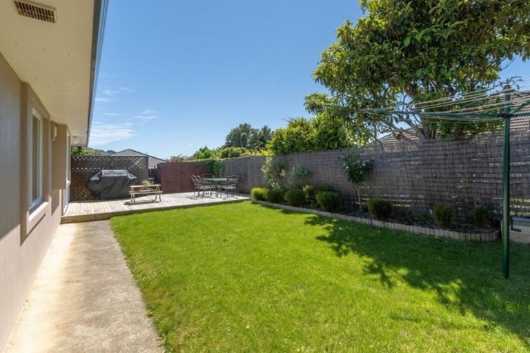 Photo of property in 63 The Drive, Tawa, Wellington, 5028
