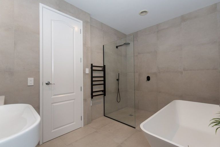 Photo of property in 259 Beacon Point Road, Wanaka, 9305