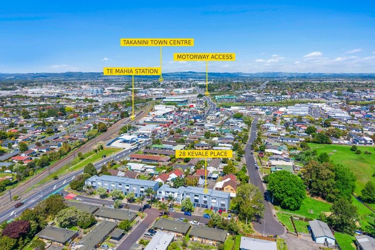 Photo of property in 28 Kevale Place, Manurewa, Auckland, 2102