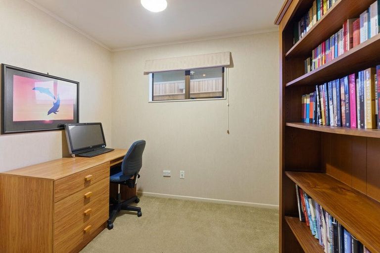 Photo of property in 128 Seaview Road, Paraparaumu Beach, Paraparaumu, 5032