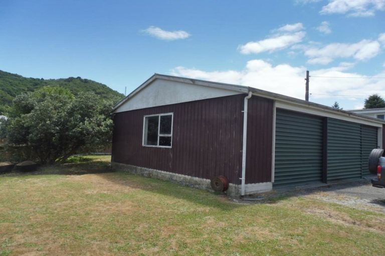 Photo of property in 91a Waikawa Road, Picton, 7220