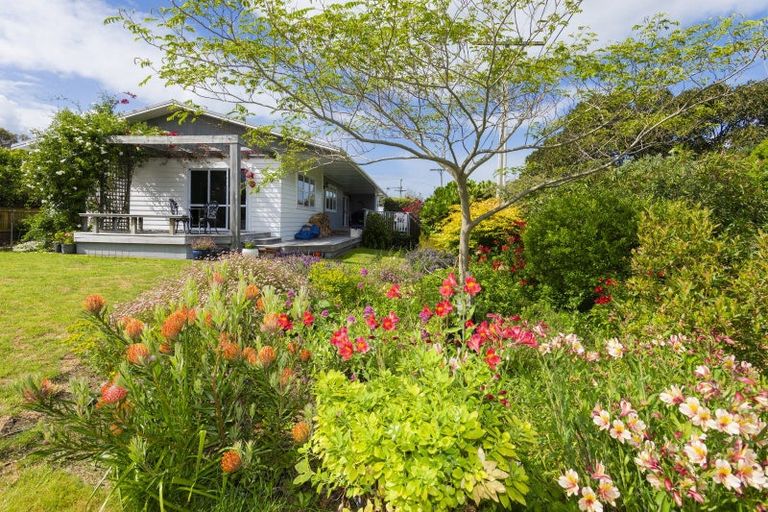 Photo of property in 2 Douglas Street, Okitu, Gisborne, 4010