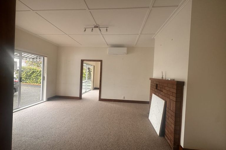 Photo of property in 17 Selwyn Road, Manurewa, Auckland, 2102