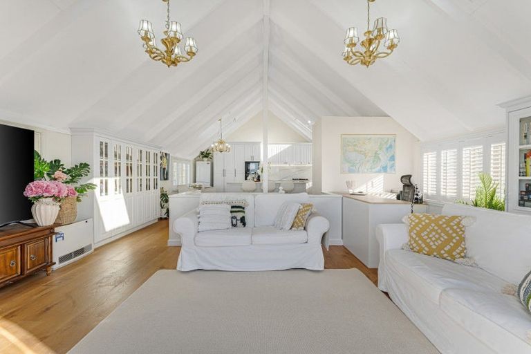 Photo of property in 2/22 Salem Place, Torbay, Auckland, 0630