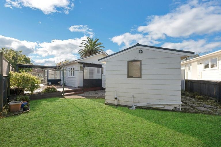 Photo of property in 11b Inver Street, Glen Eden, Auckland, 0602