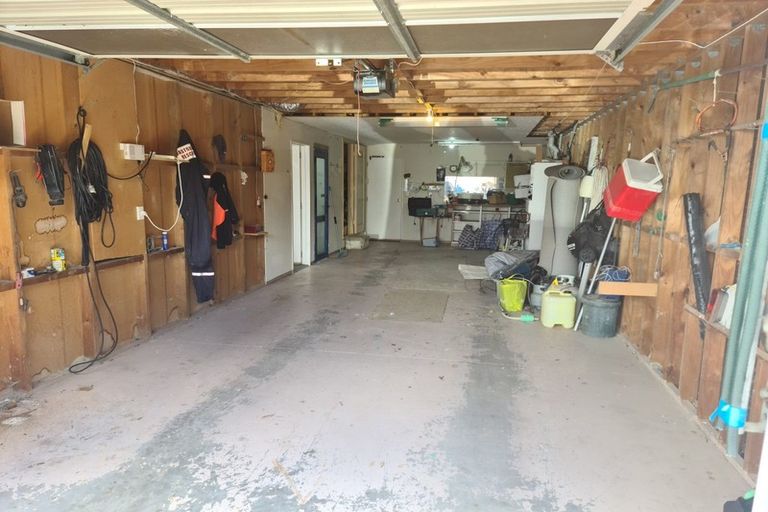 Photo of property in 27 Shera Street, Acacia Bay, Taupo, 3330