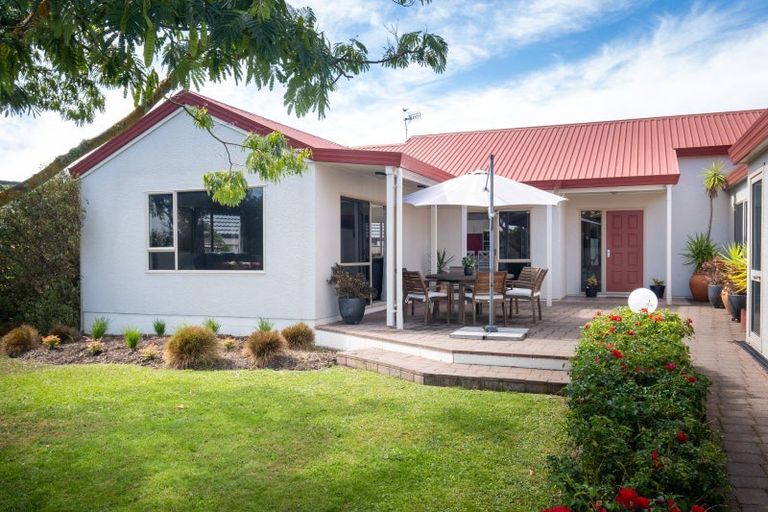 Photo of property in 20 Arataki Road, Havelock North, 4130