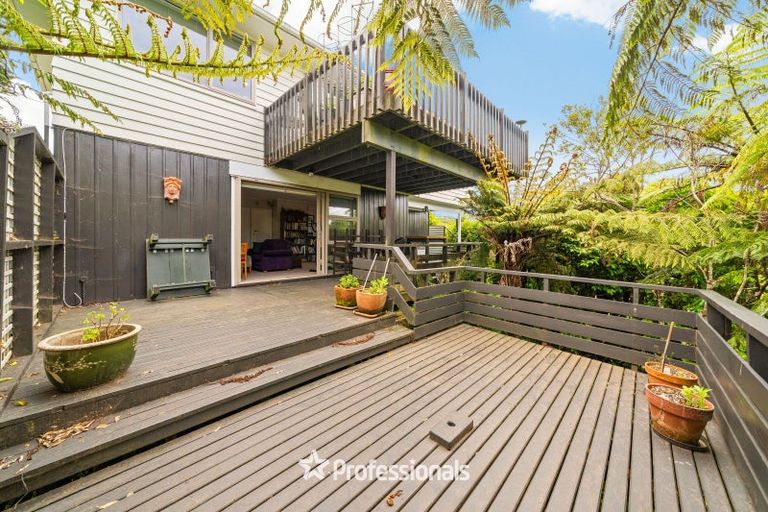 Photo of property in 73 Tirohanga Road, Tirohanga, Lower Hutt, 5010