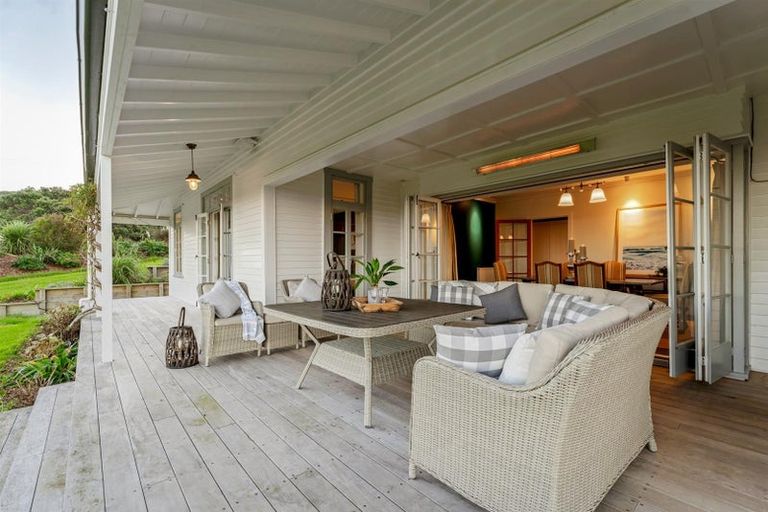 Photo of property in 203 Cape Rodney Road, Leigh, 0985