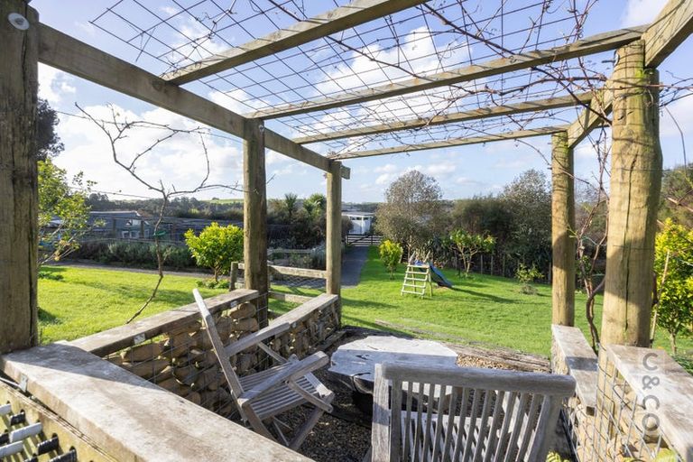 Photo of property in 93 Alf Access Road, Helensville, 0875