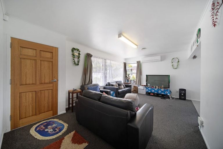 Photo of property in 25 Lachlan Place, Favona, Auckland, 2024