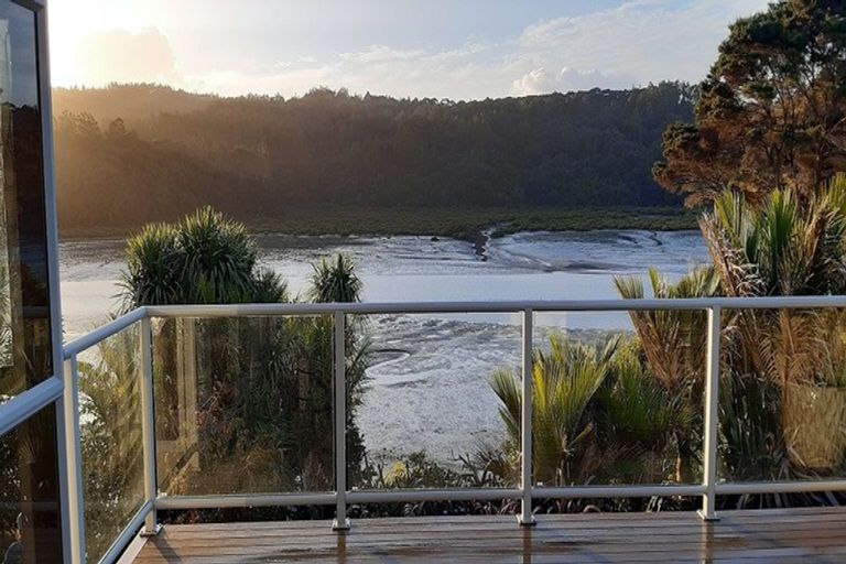 Photo of property in 9 Okura River Road, Okura, Albany, 0792