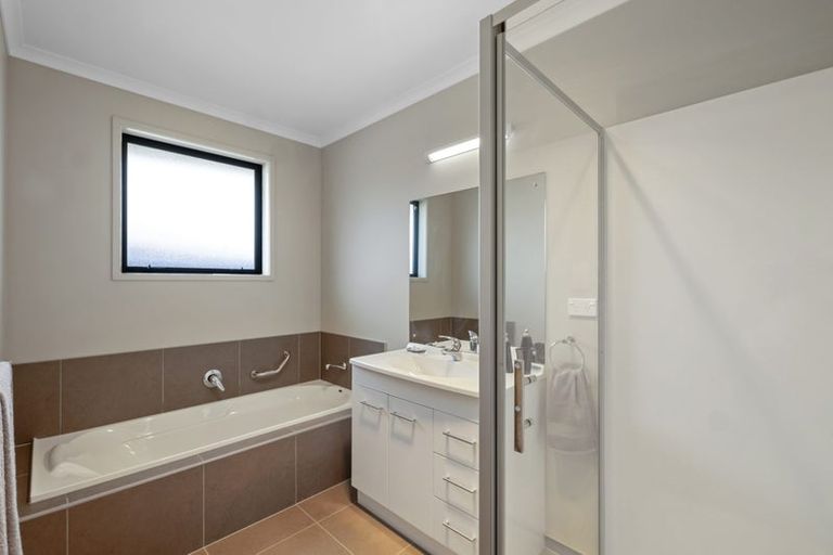 Photo of property in 18a Virginia Place, Whalers Gate, New Plymouth, 4310