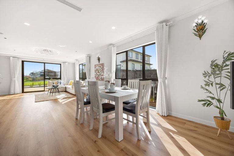 Photo of property in 35 Park Green Avenue, Rosehill, Papakura, 2113