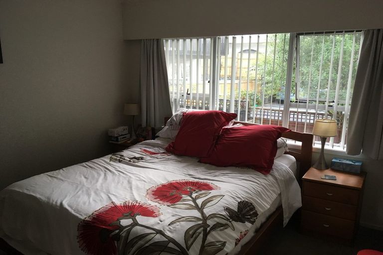 Photo of property in 2/205 Onewa Road, Birkenhead, Auckland, 0626