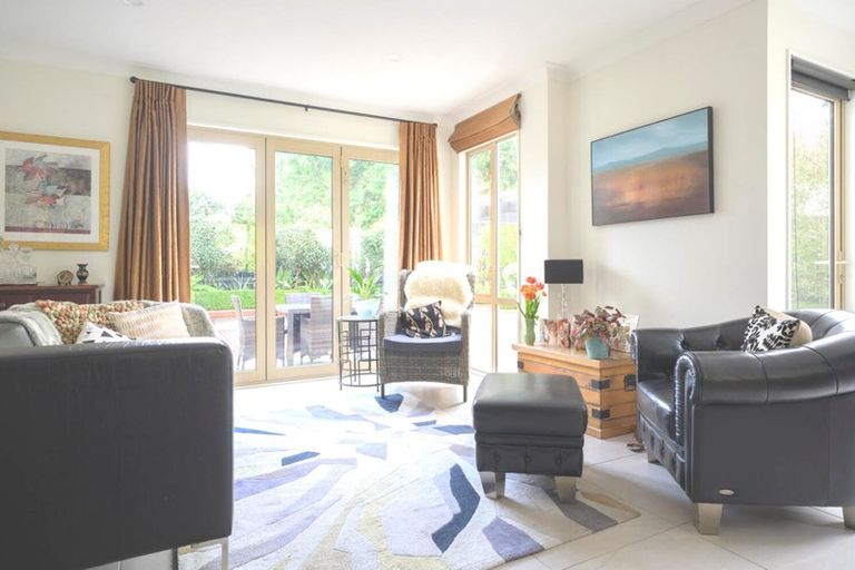 Photo of property in 38 Chateau Drive, Burnside, Christchurch, 8053