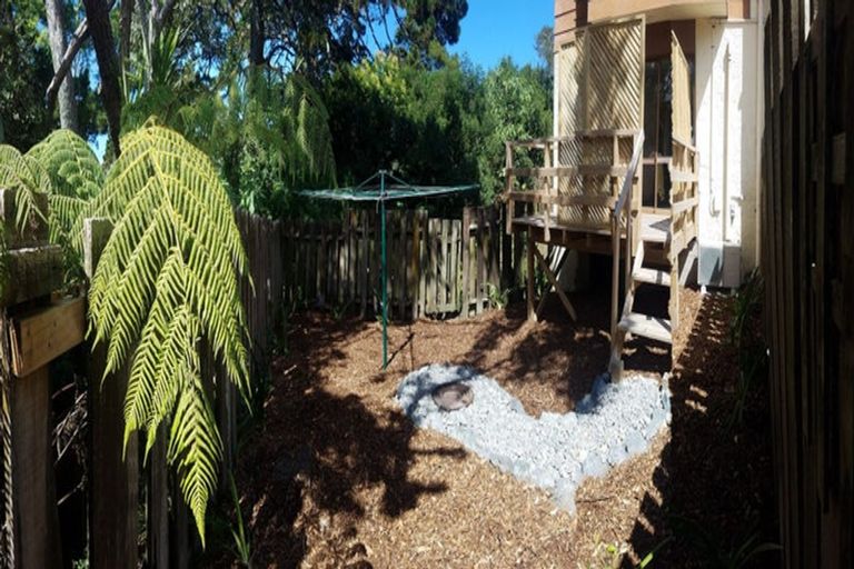 Photo of property in 7/8 Miro Street, New Lynn, Auckland, 0600