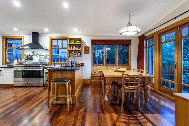 Photo of property in 131 Upland Road, Kelburn, Wellington, 6012