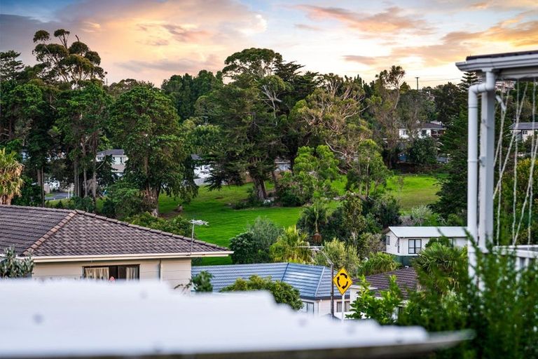 Photo of property in 4 Tellin Close, Massey, Auckland, 0614